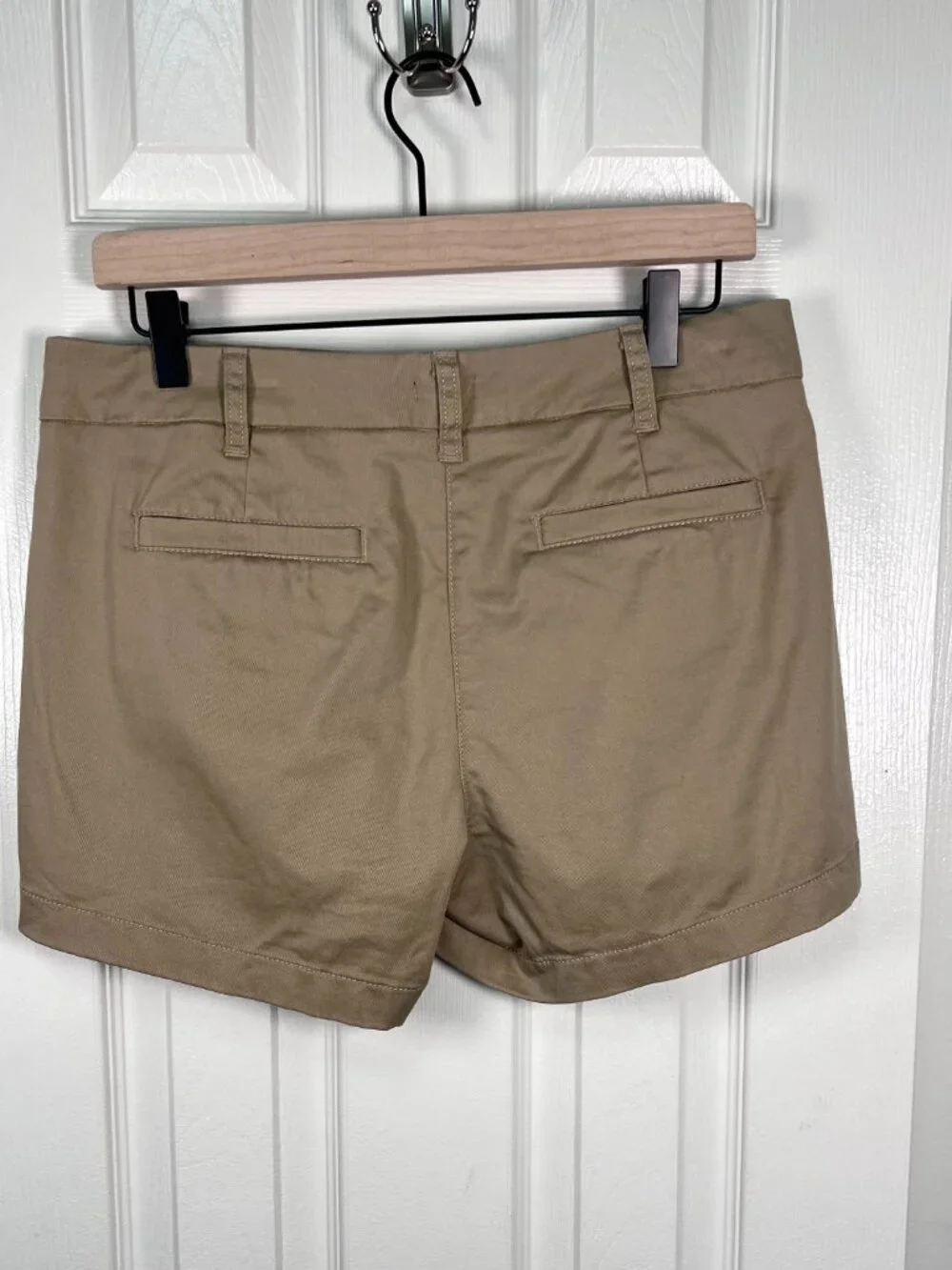 J. Crew 4in Chino Shorts Khaki Size 6 - Picture 2 of 5